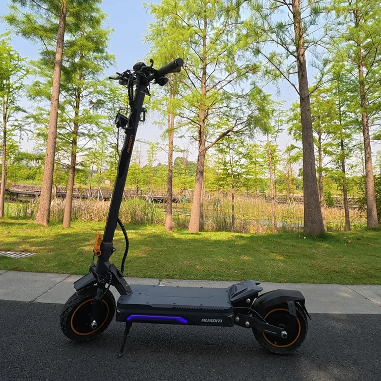 Ausom K20 Pro (Laluz 2 Pro) Dual Motor E-Scooter — manufacturer photograph; Manufacturer SKU 1298433
